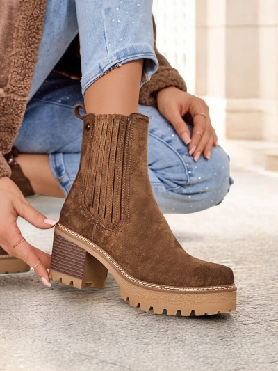 Royalfashion Bottines pour femmes en éco-suède sur un pilier Segiag