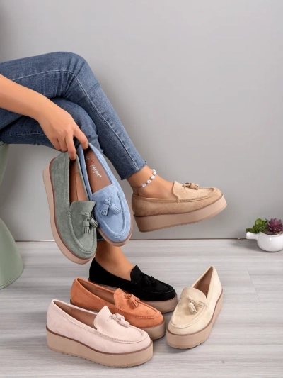 Mocassins pour femmes Royalfashion sur un talon compensé Ogalda