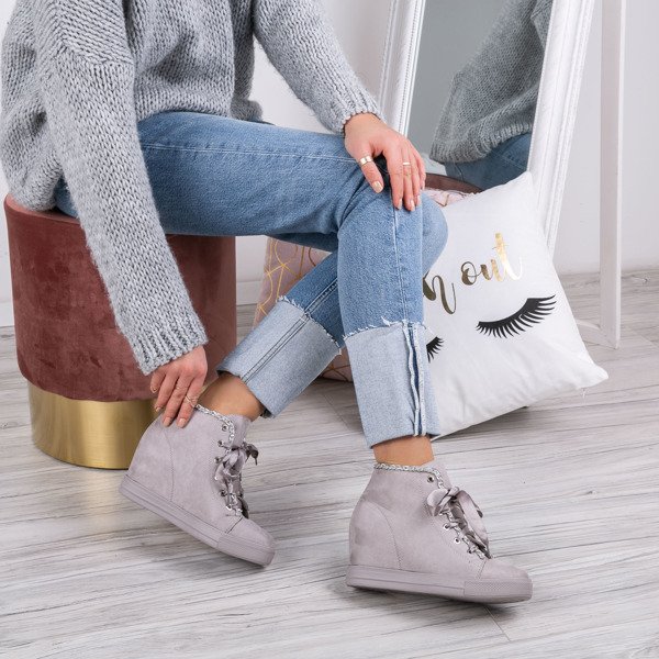 Szare sneakersy na krytym koturnie wiązane wstążką Isabela- Obuwie