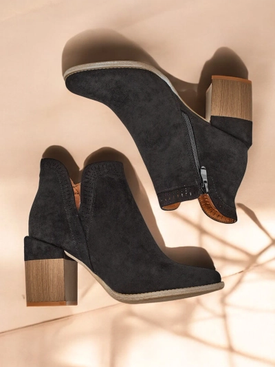 Les bottines pour femmes Royalfashion sur un poteau Vettot