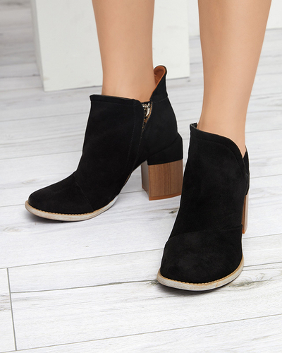 Bottes pour femmes avec découpes en noir Plinara - Chaussures