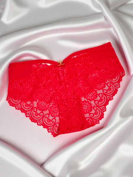 Culottes pour femmes avec dentelle et fines brides