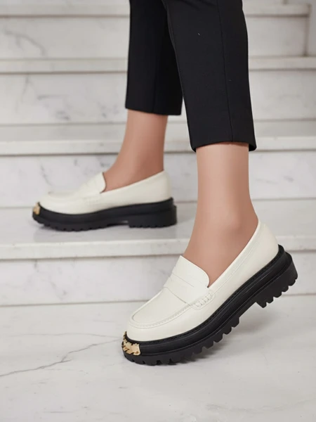 Mocassins pour Femmes Aurelia Beige à Plateforme de 5cm - Élégants et Confortables