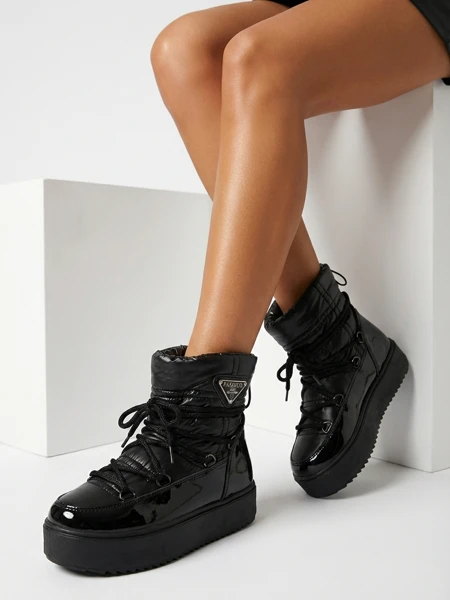 Royalfashion Chaussures à enfiler pour enfants a'la snow boots en noir Asifa