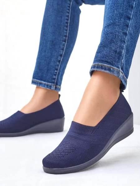 Royalfashion Mocassins pour femmes sur un petit wedge Epoles