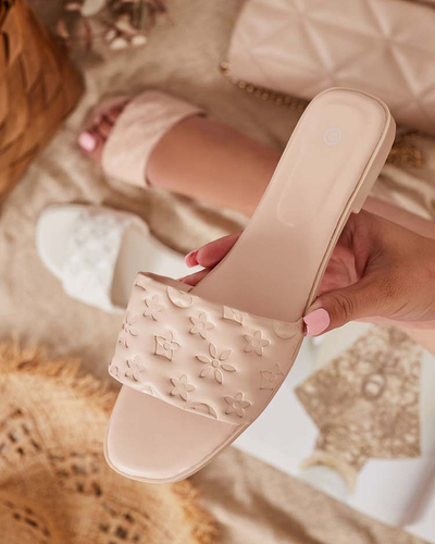 Chaussons femme beiges avec gaufrage Mersyli. Chaussures