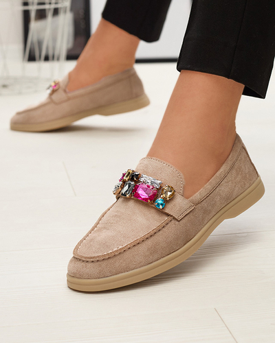 Mocassins pour femmes en daim écologique marron clair avec cristaux décoratifs Nellens- Footwear