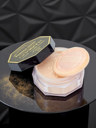 Poudre libre pour le visage avec un effet fini naturel