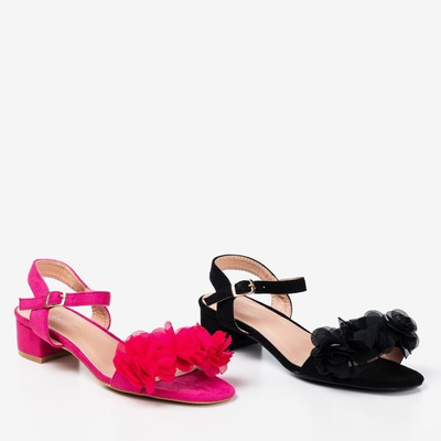 Sandales noires pour femmes sur un pied bas avec des fleurs Flonia - Chaussures 1