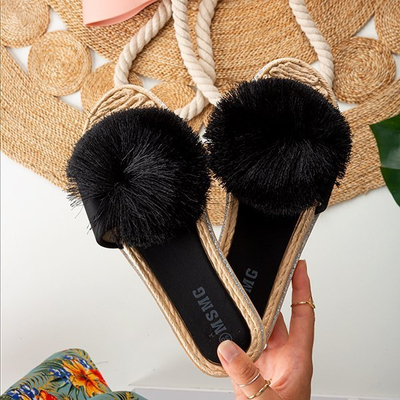 Tongs noires avec un gland Talvika - Chaussures 1