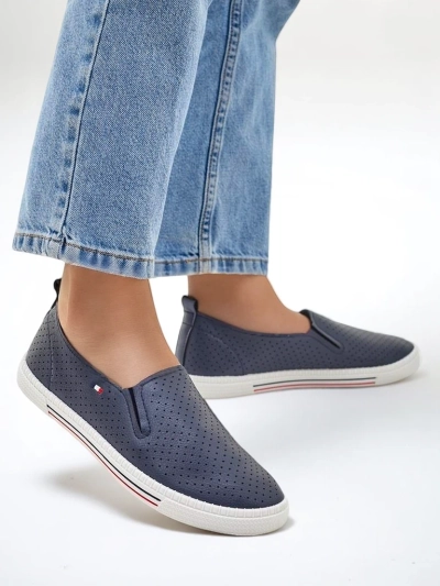 Chaussures pour femmes Royalfashion à enfiler perforées Vielles