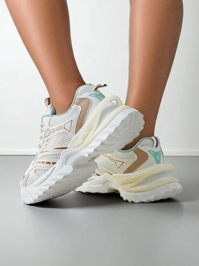 Royalfashion Baskets de sport pour femmes sur une semelle épaisse Nettes