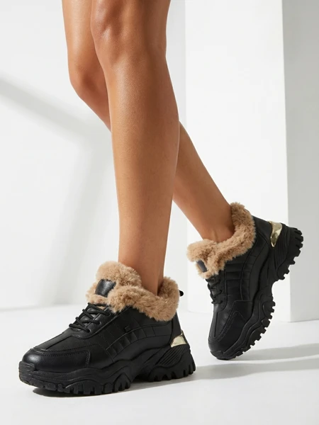 Chaussures de sport pour femmes noires avec fourrure Flixi - Chaussures