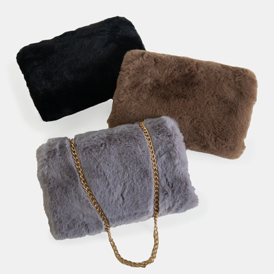 Sac à bandoulière en fourrure noire - Sacs à main