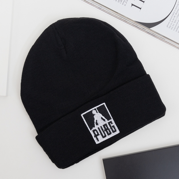 Bonnet noir avec écusson - Accessoires
