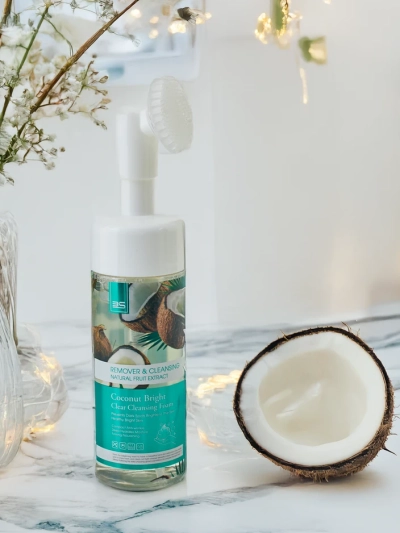 Mousse nettoyante hydratante pour le visage réduisant la décoloration NOIX DE COCO 150 ml