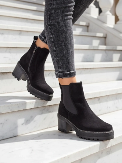 Bottines pour femmes en éco-suède Royalfashion sur une dernière Segori