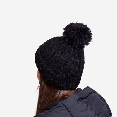 Bonnet noir brillant isolé pour femmes avec pompon - Accessoires