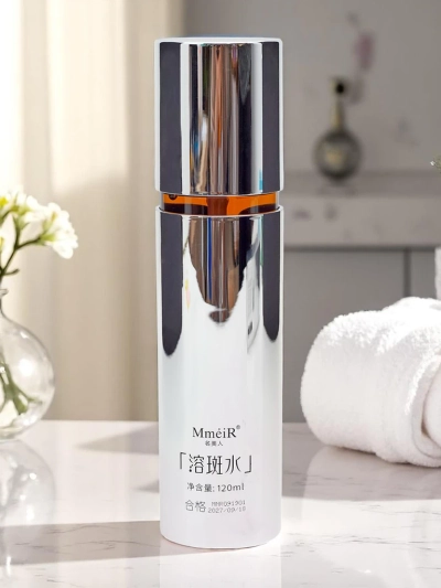 Lotion tonique éclaircissante pour le visage réduisant la décoloration