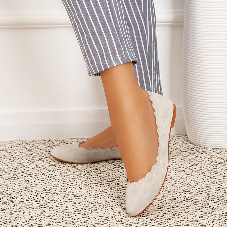 OUTLET Ballerines femme en éco-suède gris clair Antonelia - Souliers