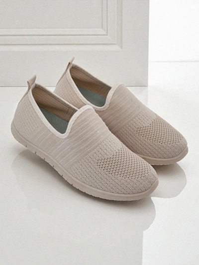 Slip-ons beiges pour femmes Callista - chaussures en tissu légères à semelle plate