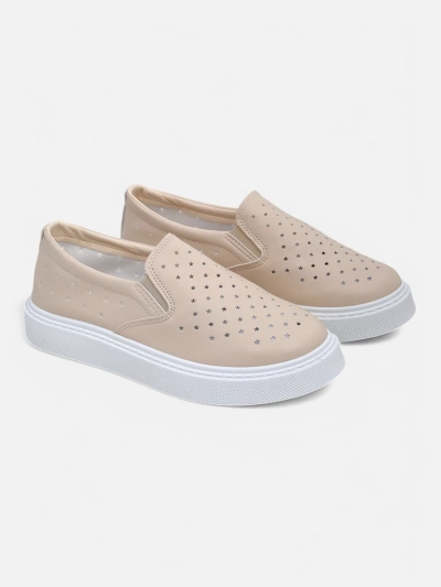 Slip-ons pour femmes Callista beiges en cuir écologique sur plateforme