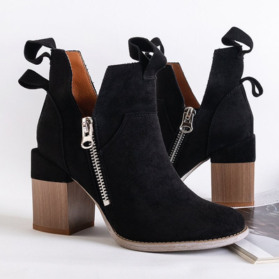 Bottes noires pour femmes sur un montant carré Darera - Chaussures