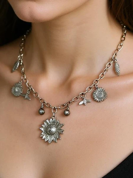 Collier Aurelia Charis avec pendentifs de style bohème