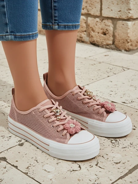 Baskets perforées pour femmes Royalfashion avec embellissements Osdo