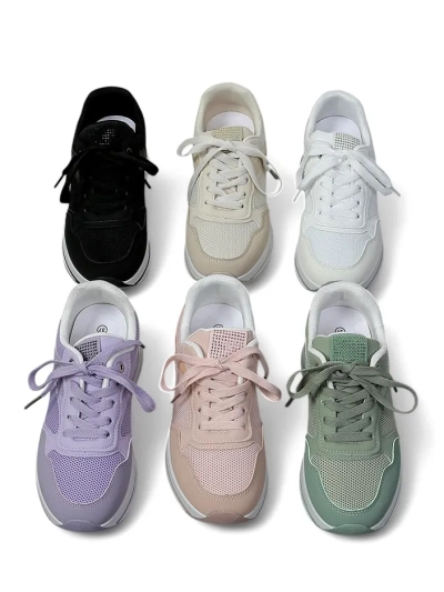 Sneakers de sport pour femmes Royalfashion sur une plateforme Revided