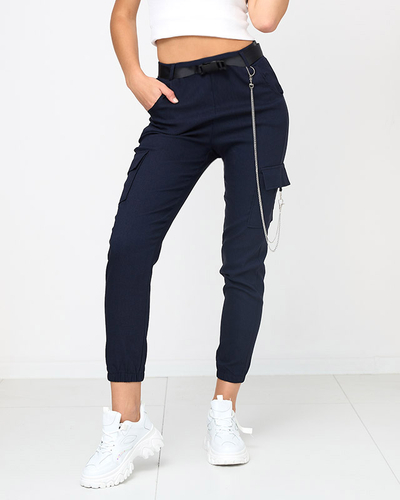 Pantalon cargo isolé bleu marine avec poches - Vêtements