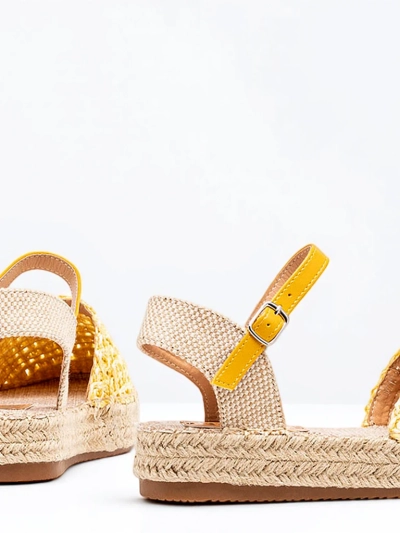 Espadrilles jaunes pour femmes avec un Triumf ajouré - Footwear