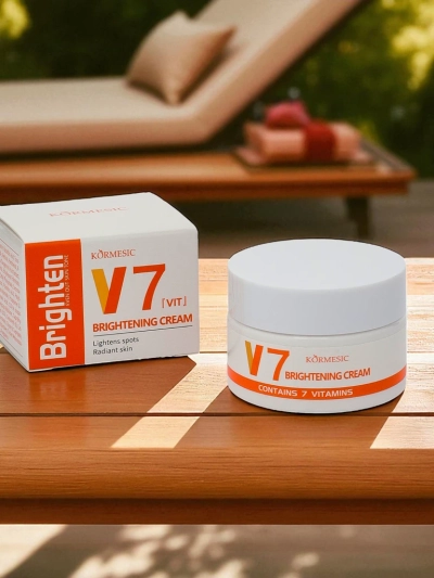 Crème visage illuminatrice avec un complexe de 7 vitamines