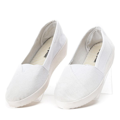 OUTLET Blanc slip on a low wedge Peppi - Chaussures
